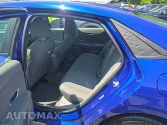2025 Hyundai Elantra SE - miniatura 13