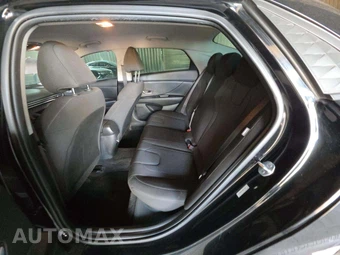 2025 Hyundai Elantra SE - miniatura 10