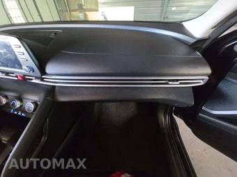 2025 Hyundai Elantra SE - miniatura 16
