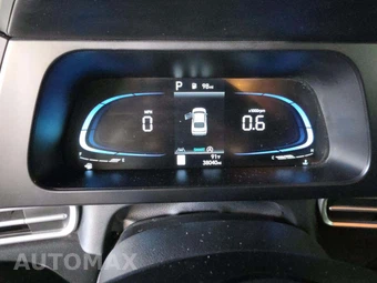 2025 Hyundai Elantra SE - miniatura 6