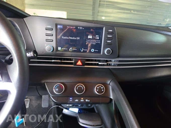 2025 Hyundai Elantra SE - miniatura 7