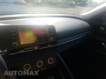 2025 Hyundai Elantra SE - miniatura 11
