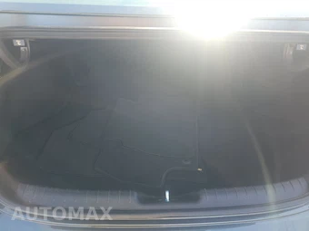 2025 Hyundai Elantra SE - miniatura 16