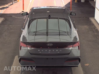 2025 Hyundai Elantra SE - miniatura 5