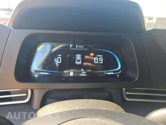 2025 Hyundai Elantra SE - miniatura 6