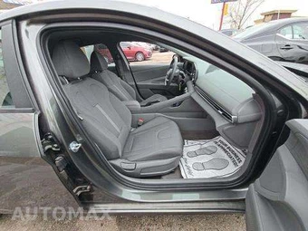 2025 Hyundai Elantra SE - miniatura 18