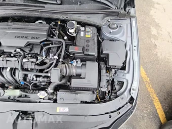 2025 Hyundai Elantra SE - miniatura 24