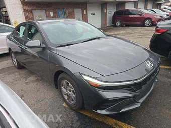 2025 Hyundai Elantra SE - miniatura 4