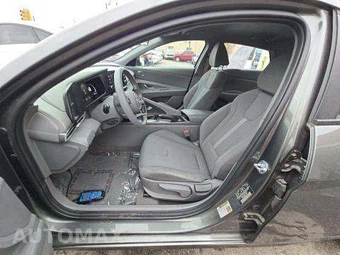 2025 Hyundai Elantra SE - miniatura 6