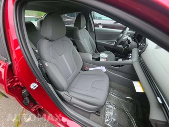 2025 Hyundai Elantra SE - miniatura 18