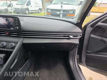 2025 Hyundai Elantra SE - miniatura 19
