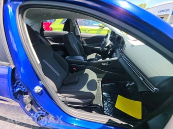 2025 Hyundai Elantra SE - miniatura 18