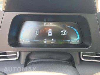 2025 Hyundai Elantra SE - miniatura 9