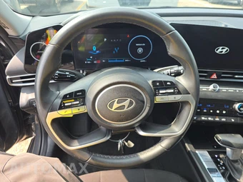 2025 Hyundai Elantra SEL Convenience - miniatura 16