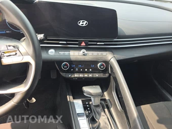 2025 Hyundai Elantra SEL Convenience - miniatura 17