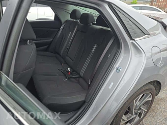 2025 Hyundai Elantra SEL Convenience - miniatura 13