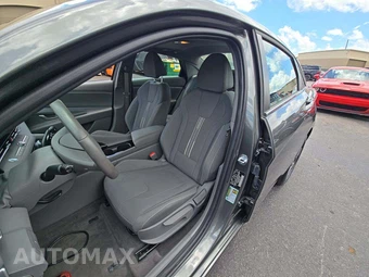 2025 Hyundai Elantra SEL Convenience - miniatura 3