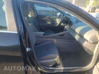 2025 Hyundai Elantra SEL Convenience - miniatura 8
