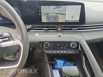 2025 Hyundai Elantra SEL Convenience - miniatura 10