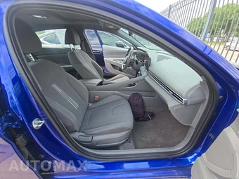 2025 Hyundai Elantra SEL Convenience - miniatura 18