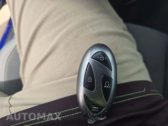 2025 Hyundai Elantra SEL Convenience - miniatura 8