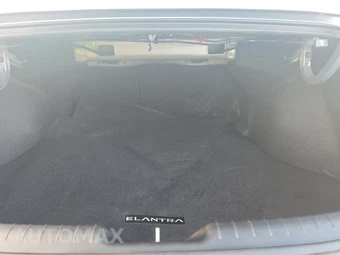 2025 Hyundai Elantra SEL Convenience - miniatura 16