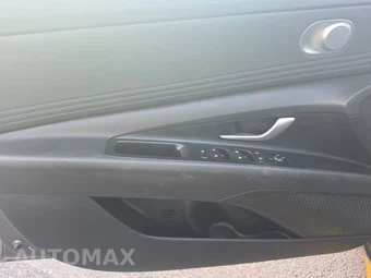 2025 Hyundai Elantra SEL Convenience - miniatura 9