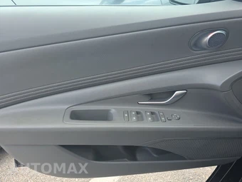 2025 Hyundai Elantra SEL Convenience - miniatura 9