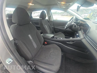 2025 Hyundai Elantra SEL Convenience - miniatura 8