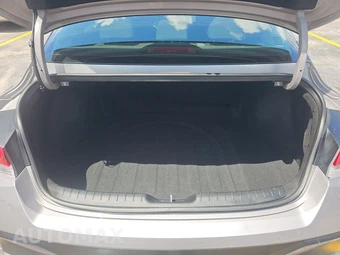 2025 Hyundai Elantra SEL Convenience - miniatura 16
