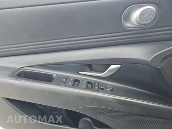 2025 Hyundai Elantra SEL Convenience - miniatura 15