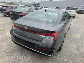 2025 Hyundai Elantra SEL Convenience - miniatura 3