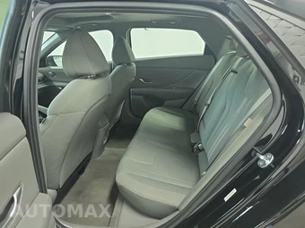2025 Hyundai Elantra SEL Convenience - miniatura 16
