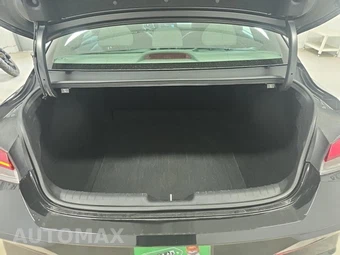 2025 Hyundai Elantra SEL Convenience - miniatura 19