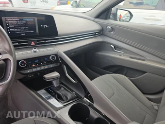 2025 Hyundai Elantra SEL Convenience - miniatura 17