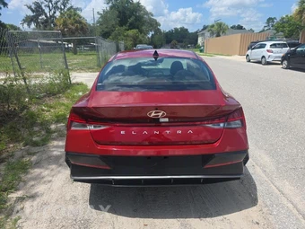 2025 Hyundai Elantra SEL Convenience - miniatura 5