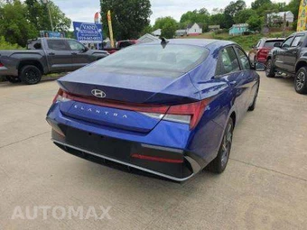 2025 Hyundai Elantra SEL Convenience - miniatura 3