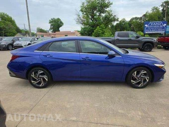 2025 Hyundai Elantra SEL Convenience - miniatura 4