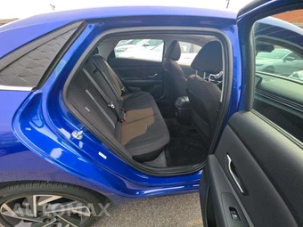 2025 Hyundai Elantra SEL Convenience - miniatura 13
