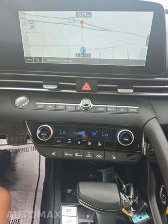 2025 Hyundai Elantra SEL Convenience - miniatura 7