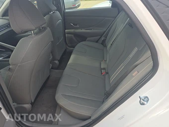 2025 Hyundai Elantra SEL Convenience - miniatura 13