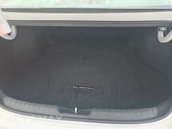 2025 Hyundai Elantra SEL Convenience - miniatura 16