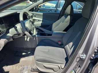2025 Hyundai Elantra SEL Convenience - miniatura 13
