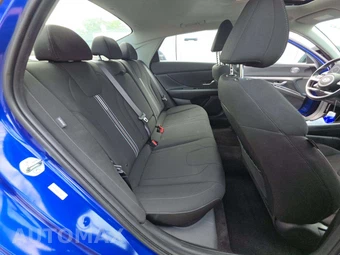 2025 Hyundai Elantra SEL Convenience - miniatura 16