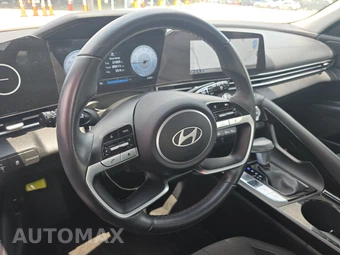 2025 Hyundai Elantra SEL Convenience - miniatura 16