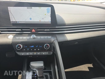 2025 Hyundai Elantra SEL Convenience - miniatura 17