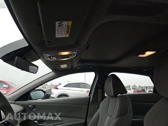 2025 Hyundai Elantra SEL Convenience - miniatura 17