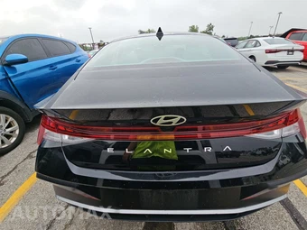 2025 Hyundai Elantra SEL Convenience - miniatura 5