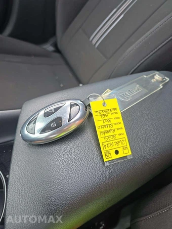 2025 Hyundai Elantra SEL Convenience - miniatura 8