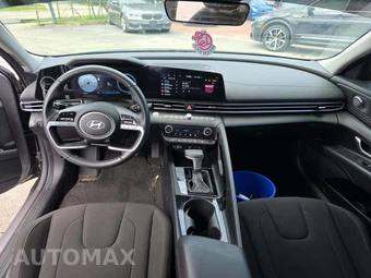 2025 Hyundai Elantra SEL Convenience - miniatura 10